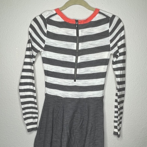 Express Sweater‎ Dress - Picture 6 of 10